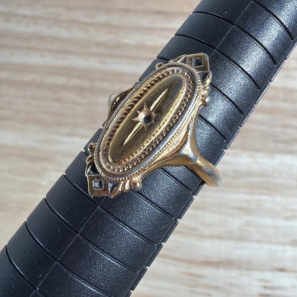 MISSING STONE Vintage Avon Kensington Ring Gold-tone Victorian Signed Size 9